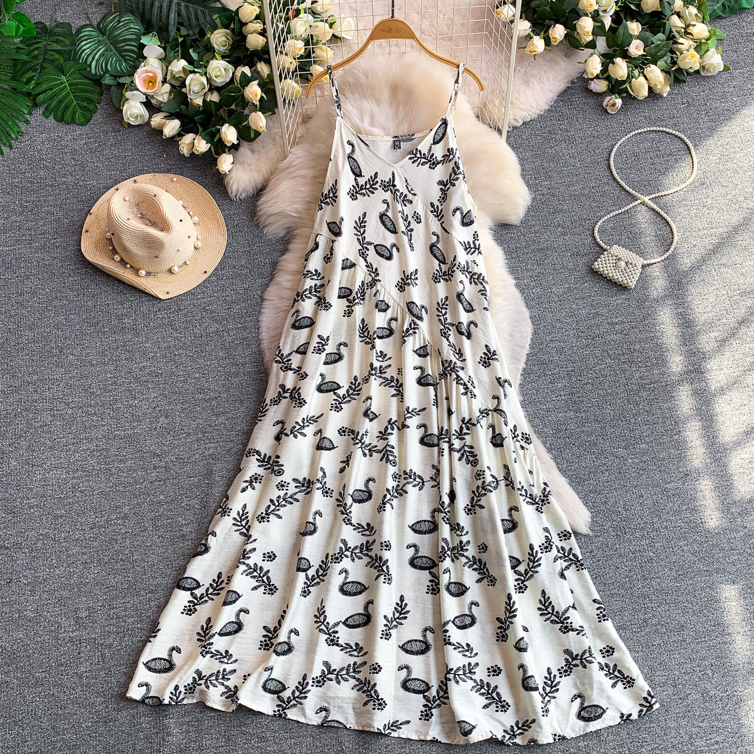 Women's Retro Print V-Neck Dress with Pockets Loose A-Line Skirt Casual Chinese Style Suspender Dress 2026 New Fashion_ecoleips.com