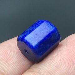 純粋な天然の青金石の八角形の桶の玉の部品は簡単で、百合は手作りのdiyのブレスレットを飾って縄を編んでビーズを飾って飾ります。