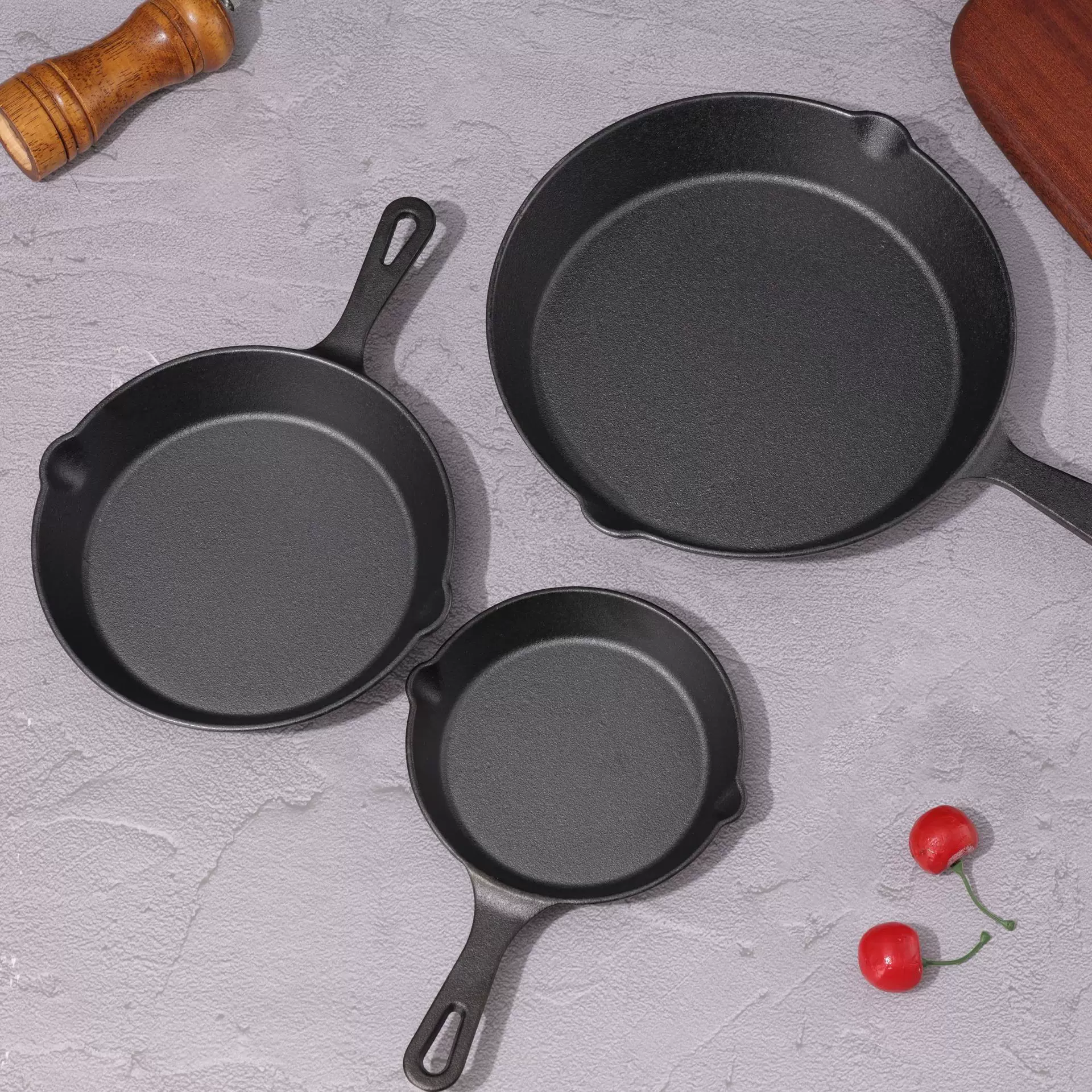 铸铁不粘锅套装平底煎锅无涂层铸铁锅煎蛋锅家用厨具套装批发