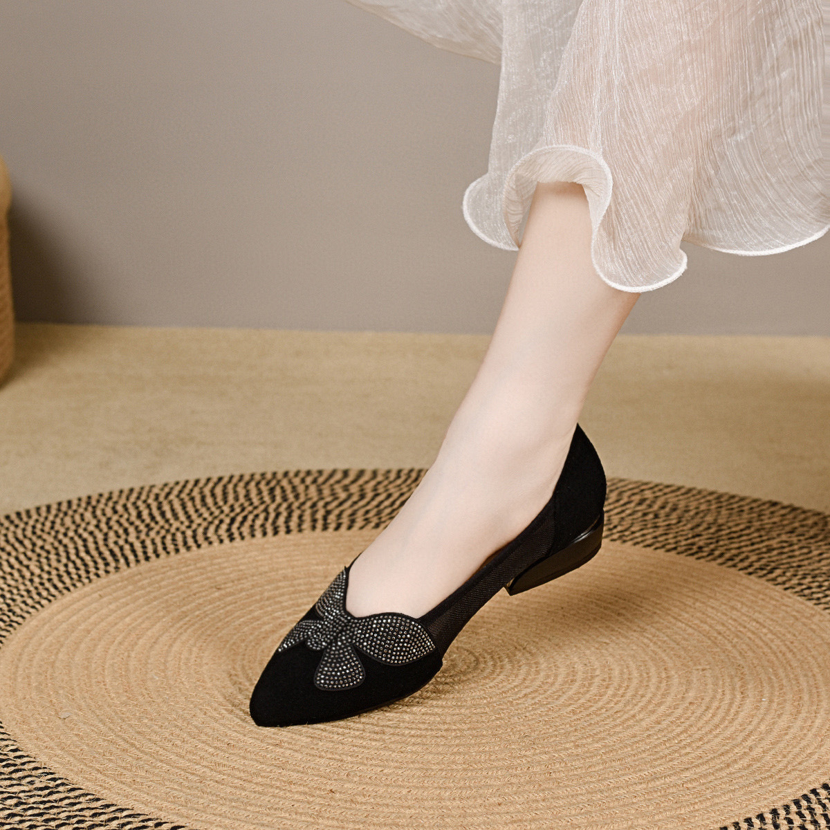 Sandal nữ mũi nhọn phối lưới nơ, gót dày 3 cm, kiểu dáng thoáng khí — Đen--3CM