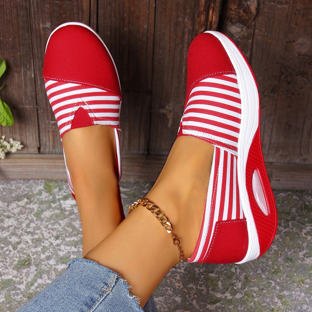 2024 summer and autumn new striped canvas shoes casual round head shake shoes comfortable mother shoes cross-border plus size women's shoes