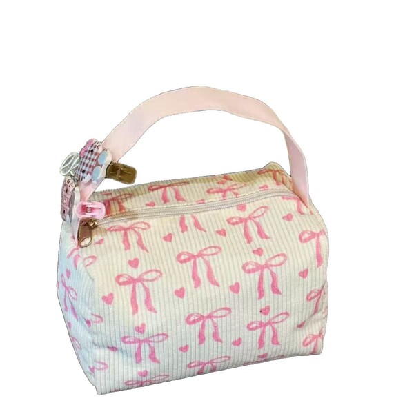 Capacious cosmetic bag with zipper