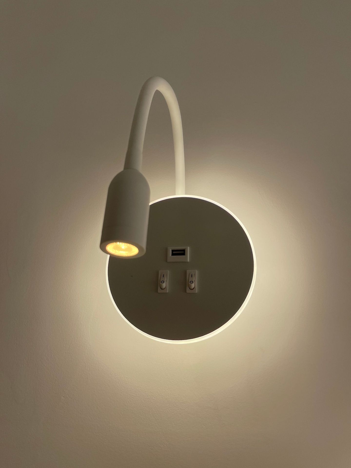 Lámpara de pared LED para lectura, carga de teléfono móvil USB, transfronteriza, para mesita de noche de hotel, estudio interior, dormitorio