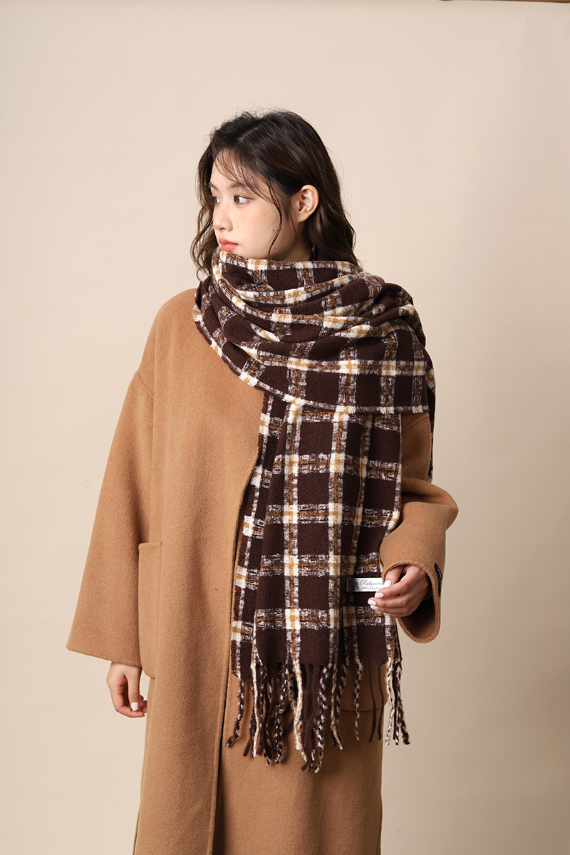 White Deer's gentle beige checkered cashmere scarf women, suitable keeping warm in autumn winter, versatile_voghion.com
