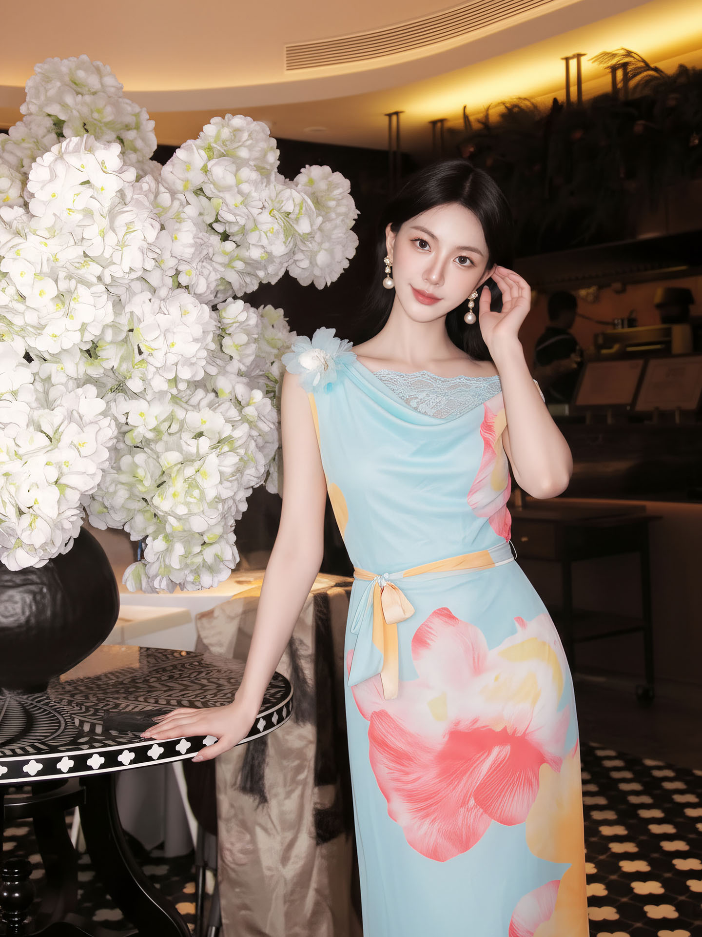 Đầm maxi nữ thắt eo phong cách tân cổ điển họa tiết in hoa dây rua — màu xanh nhạt