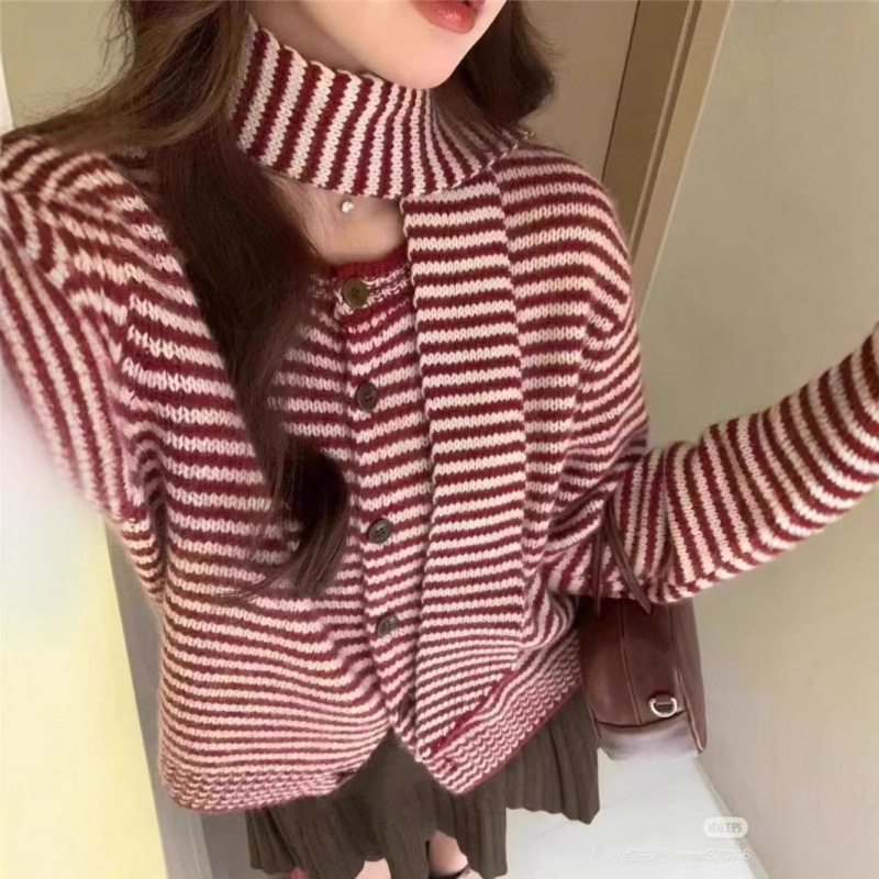 韓国系の青いストライプのカーディガンのセーターのコートの女性の秋冬の優しくて怠惰な風がゆったりしています。|undefined