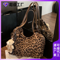 韩系慵懒风豹纹布包休闲女包2025新款时尚轻便单肩包潮时髦斜挎包