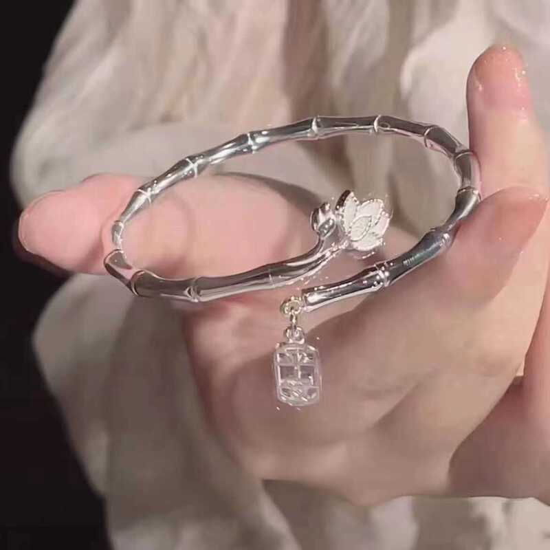 Lotus Bracelet Women's Simple Elegant Niche All-match Design High-value Safe Lotus Root Bracelet Gift for Girlfriend