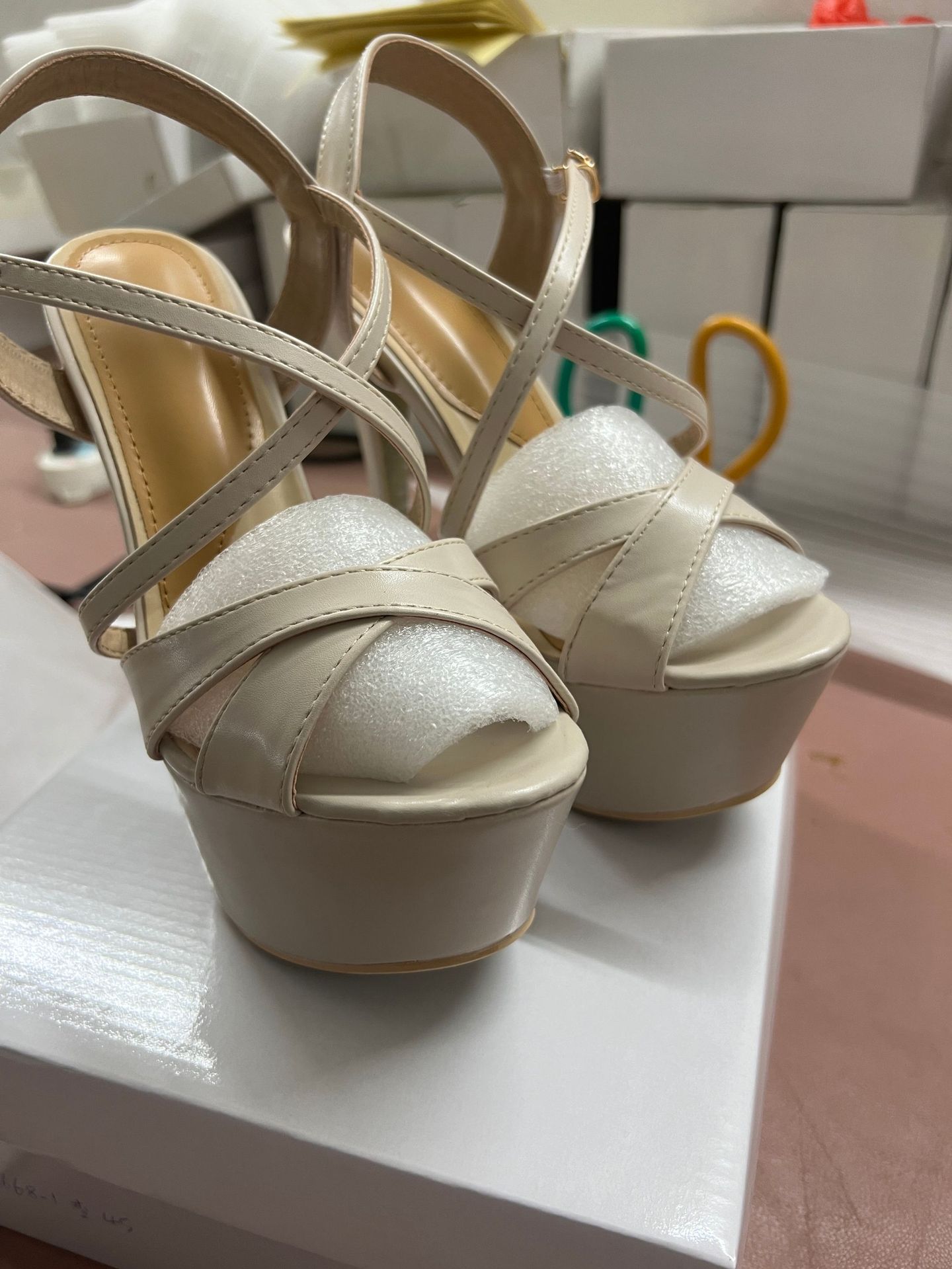 Tacones transfronterizos Amazon pole dance tacón de aguja europea y americana Correa plataforma Sandalias de tacón alto temperamento