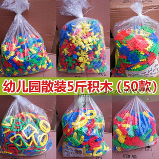 �׃��@ɢ�b���b����ƴ��eľ���w��ˮ��ѩ��Ƭ������ߚq