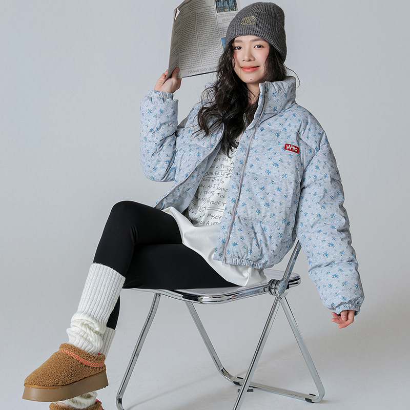 2025 mujeres de invierno nuevo estilo americano retro corto de flores cortas ropa de algodón de cuello vertical suelta gruesa abrigo de tendencia cálida