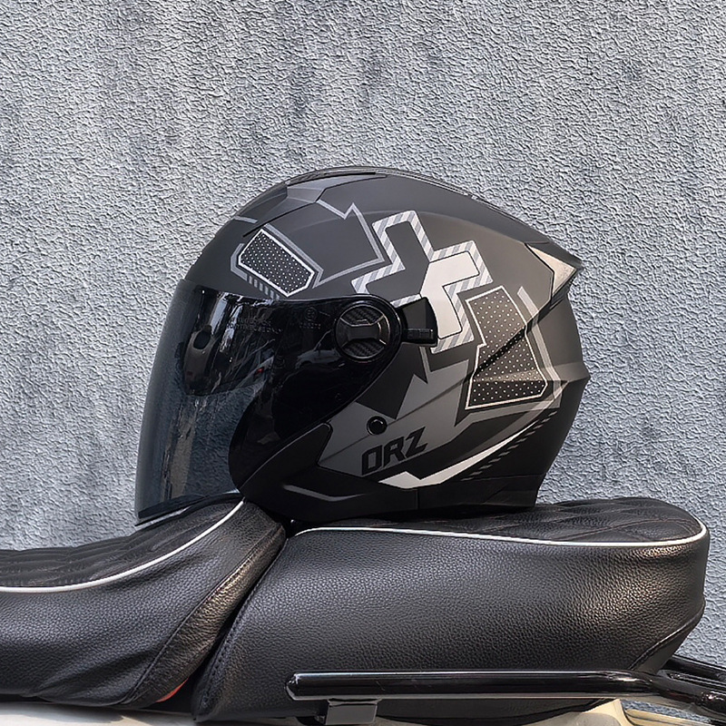 Diversión gris con té negro