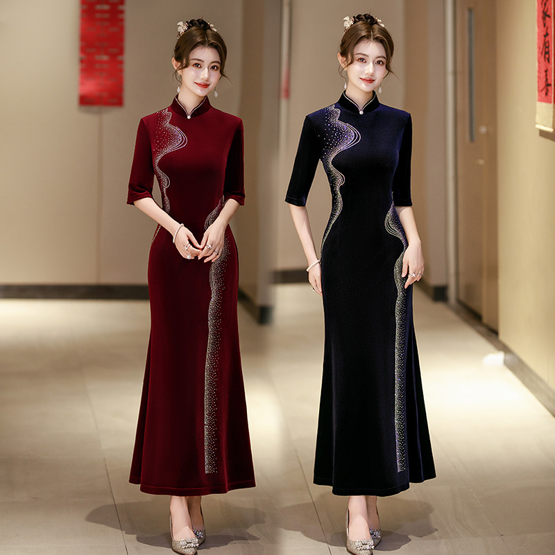 Mother-In-Law's Wedding Banquet Outfit, Wedding Dress, 2025 New Style Mother's Clothing, Middle-Aged Velvet Red Cheongsam, Improved Dress