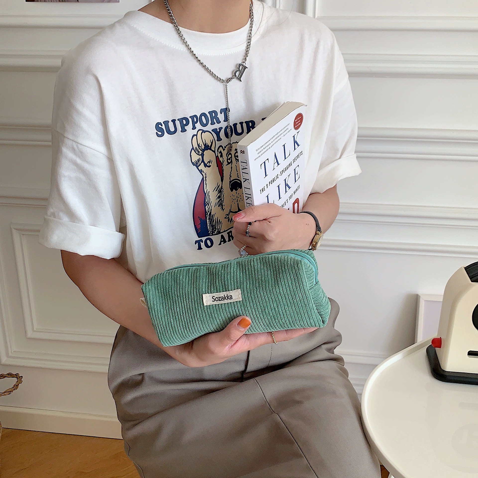 Retro coloured pencils, pencil case, storage bag for elementary school students