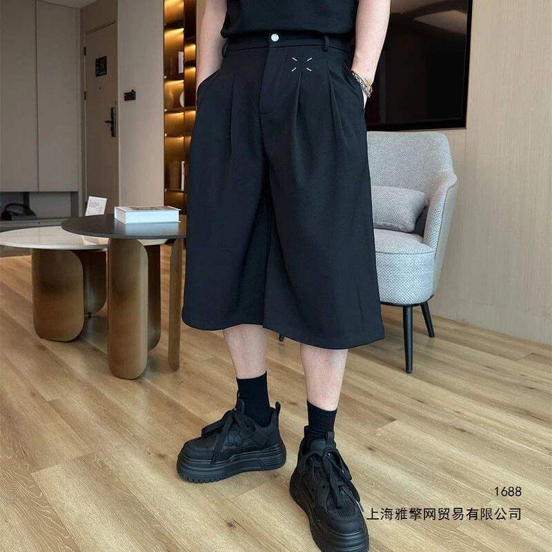 American-style black cropped trousers for men and women, 2026 summer new style, loose and drapey casual wide-leg shorts
