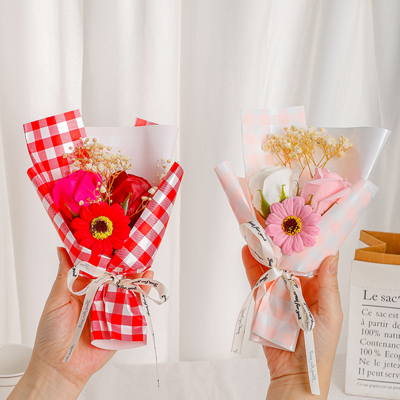 520 Día de San Valentín Mini Ramo Día de la Diosa Flores secas 3 Jabón Caja de regalo de rosas con recuerdos al por mayor