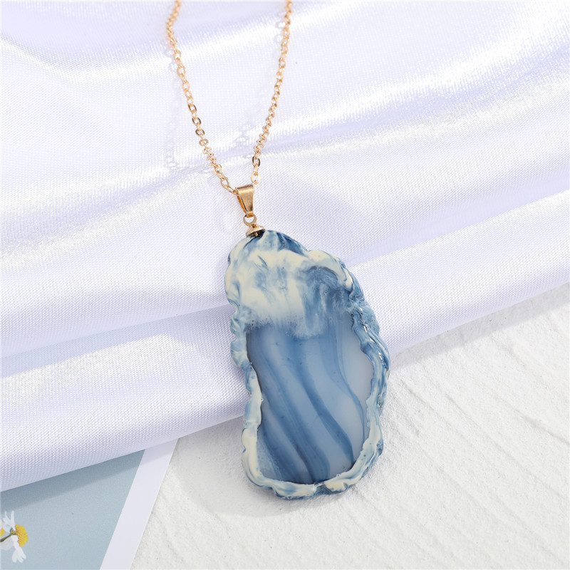 exaggerated  imitation agate spar  irregular hollow round resin pendant necklace