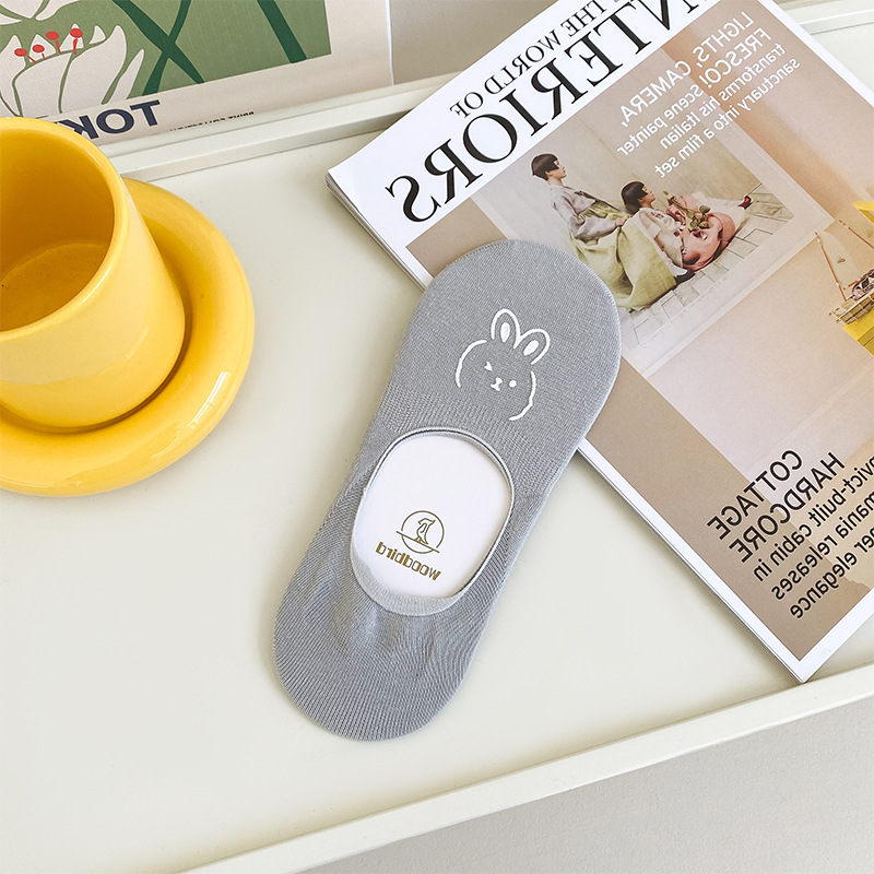 Calcetines de tobillo calcetines invisibles antideslizantes para mujer calcetines de algodón de corte bajo japonés de color caramelo de verano para mujer calcetines de mujer zhuji al por mayor