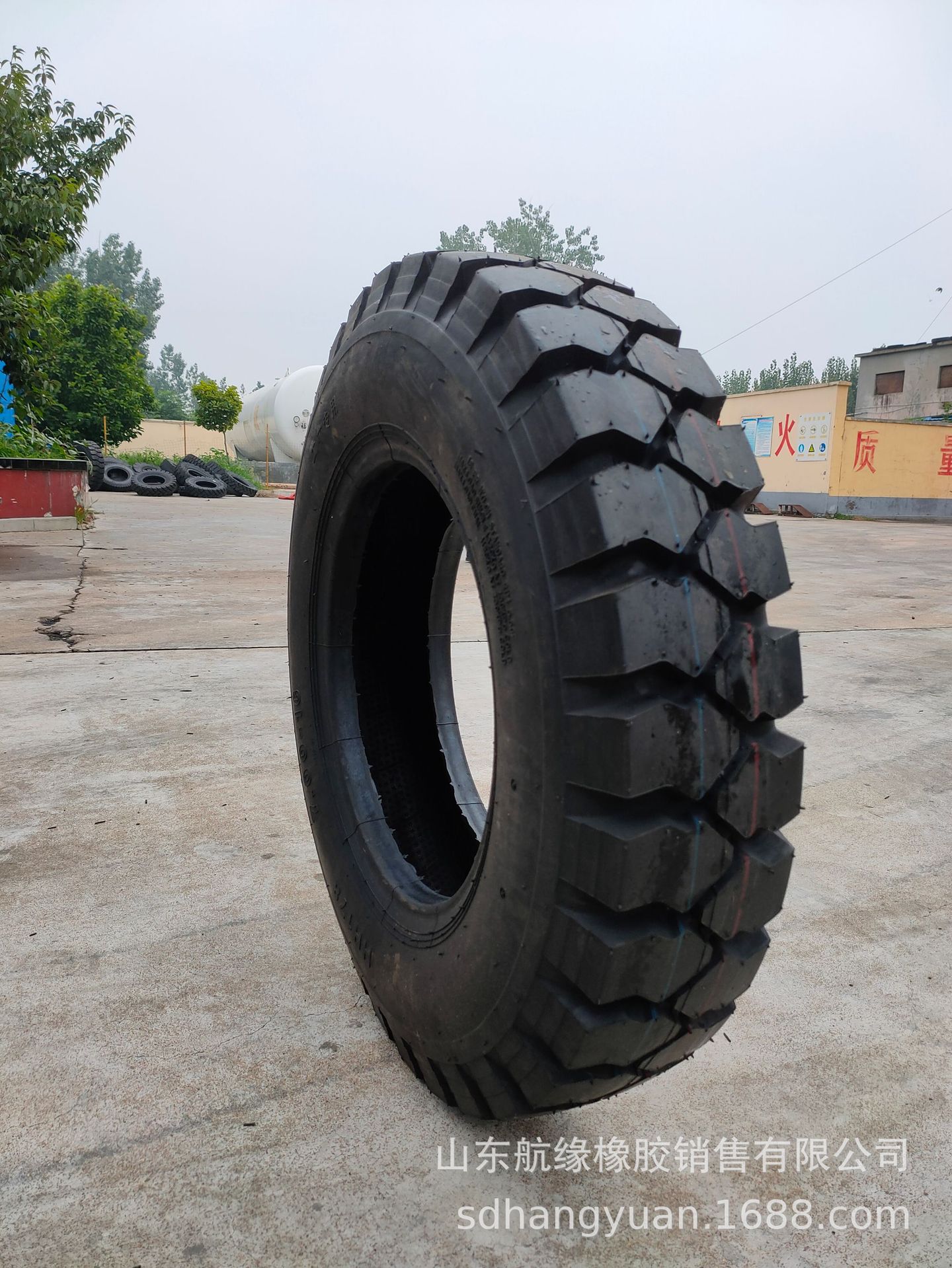 货车工矿轮胎7.00-16 7.50-16 8.25-16载重卡汽车自卸车轮胎耐磨