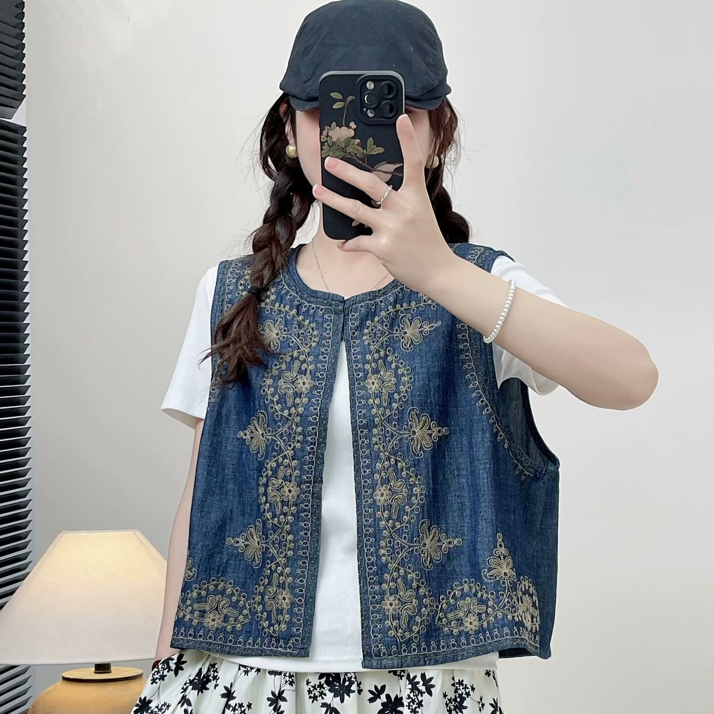 New Chinese Style National Style Design Embroidered Denim Vest 2024 Women's Summer New Elegant All-match Top