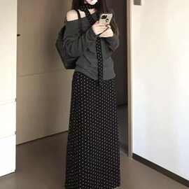 早春装小个子穿搭一整套露肩上衣连衣裙子女春秋2026新款波点长裙