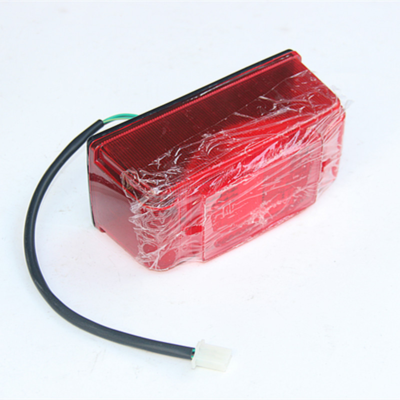 Accesorios de motocicleta de cuatro ruedas ATV150 - 2500CC gran toro antichoque coche de playa luz trasera luz de freno cuadrada