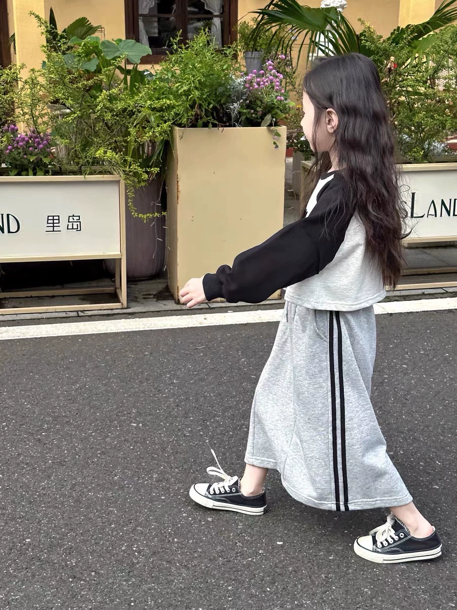 Children’s autumn sweatshirt T‑shirt, Korean/American style, love sweater or long skirt, sizes 90–140 cm