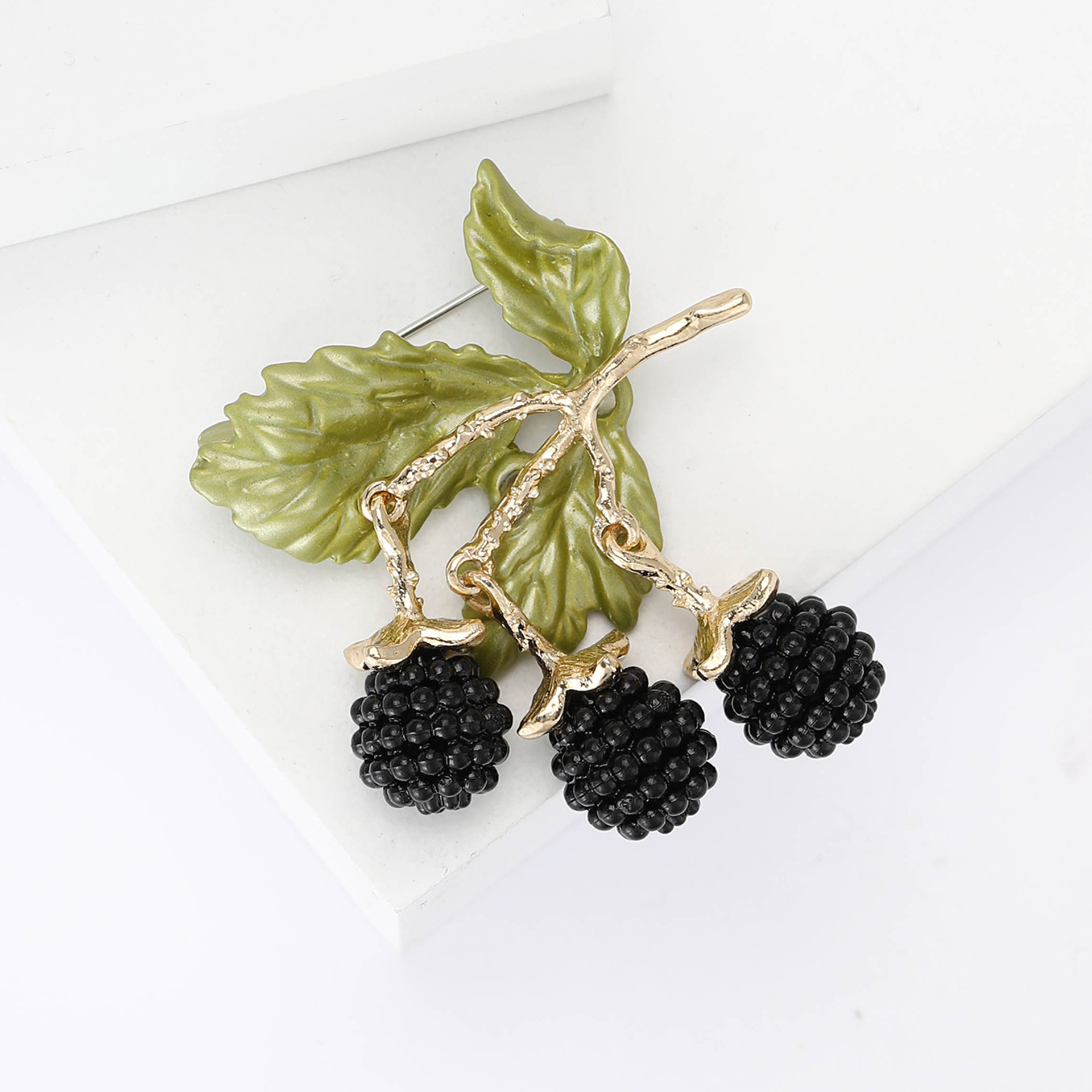 New Creative All-match Alloy Enamel Blackberry Brooch Fresh Fashion Women's Suit Cardigan Corsage Jewelry Pin