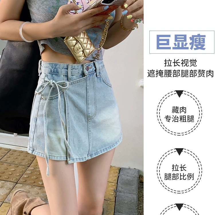 Новые летние джинсовые шорты молочно-синего цвета для женщин, демонстрирующие длинные ноги, высокую талию, брюки и юбки большого размера с двумя ремешками.