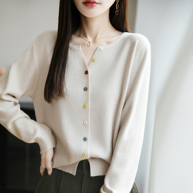 25年早秋新款安迪绒V领针织开衫长袖女彩扣纯色宽松百搭上衣外套|undefined