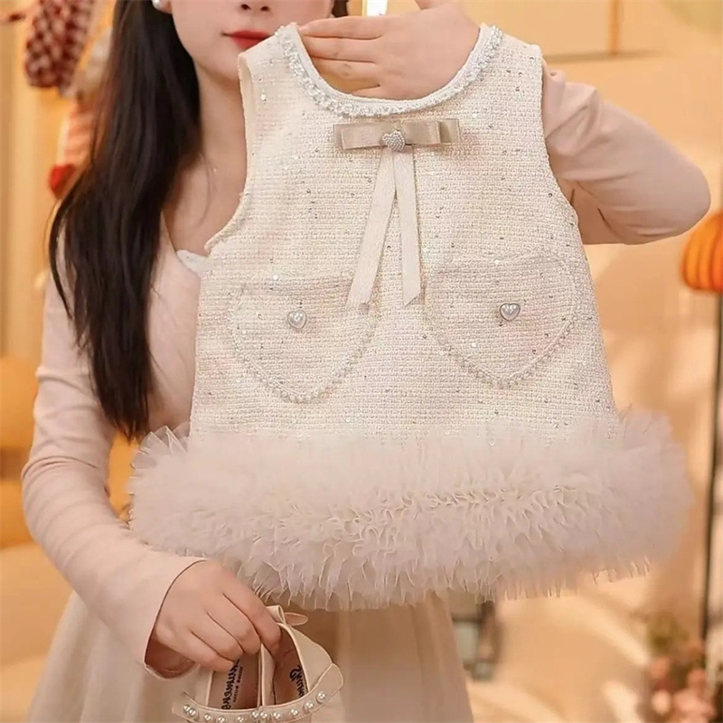 Xianning Seven Girls Little Fragrant Princess Dress Invierno 2025 Nuevo vestido de un año Bebé femenino más falda chaleco de terciopelo Estilo occidental