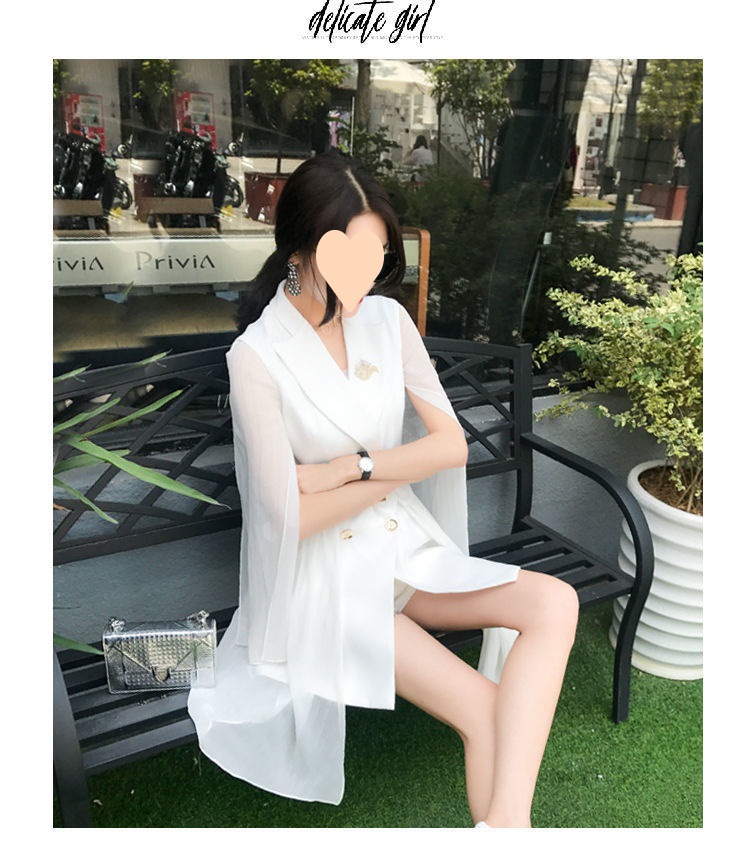 Double-breasted suit image 3