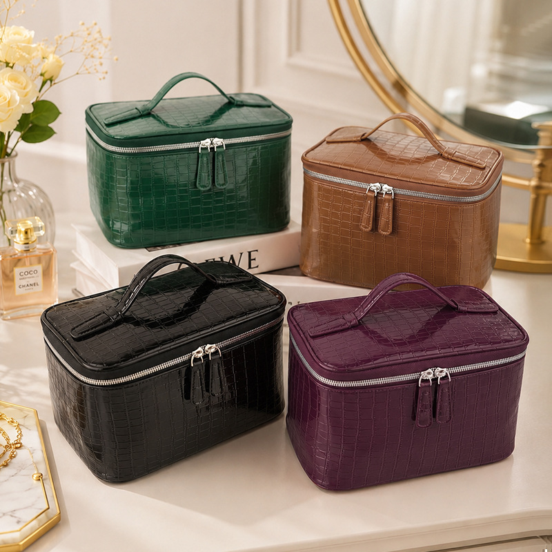 This cross-border best-selling crocodile-patterned cosmetic bag boasts a luxurious feel, large capacity, stylish portability, and is waterproof, perfect for travel and toiletries.
