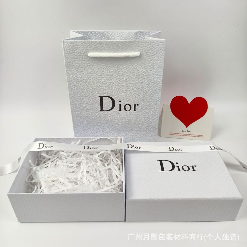 D family lipstick perfume heaven and earth cover gift box di family perfume cosmetic packaging box perfume handbag di j gift box D family lipstick perfume heaven and earth cover gift box di family perfume cosmetic packaging box perfume handbag di j gift box