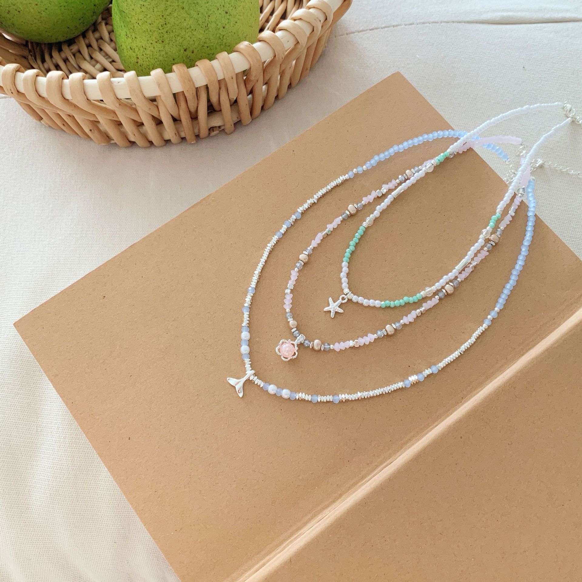 Minimalist Layered Necklace For Women With Delicate Chains_voghion.com