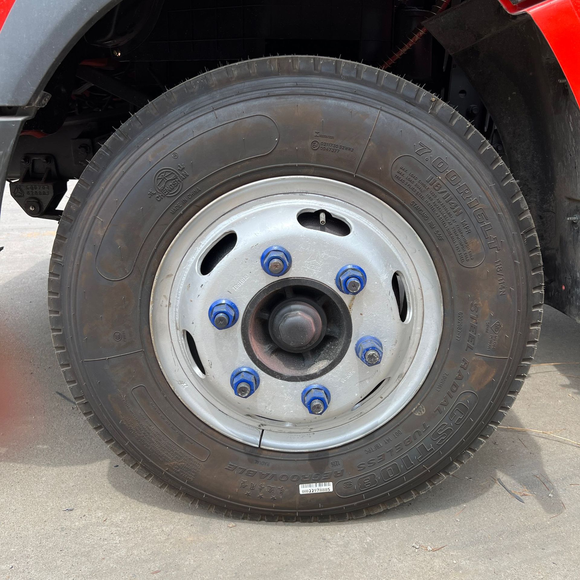Exported to Africa and Central Asia, Sinotruk HOWO light truck, high-cab dump truck, factory refurbished, OEM 4×2 truck