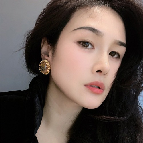 Exquisite Design Colorful Dry Flower Amber Earrings French Vintage 18K Gold Plated High-end Personal Ear Accessories