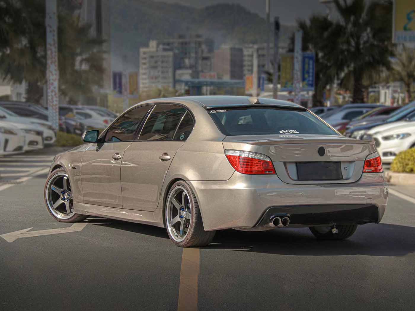 Suitable for 04-10 Bmw 5 Series Modified M5 Large Surround 1m Front and Rear Bumpers, Side Skirts, Center Grille, Rear Wing E60 Kit