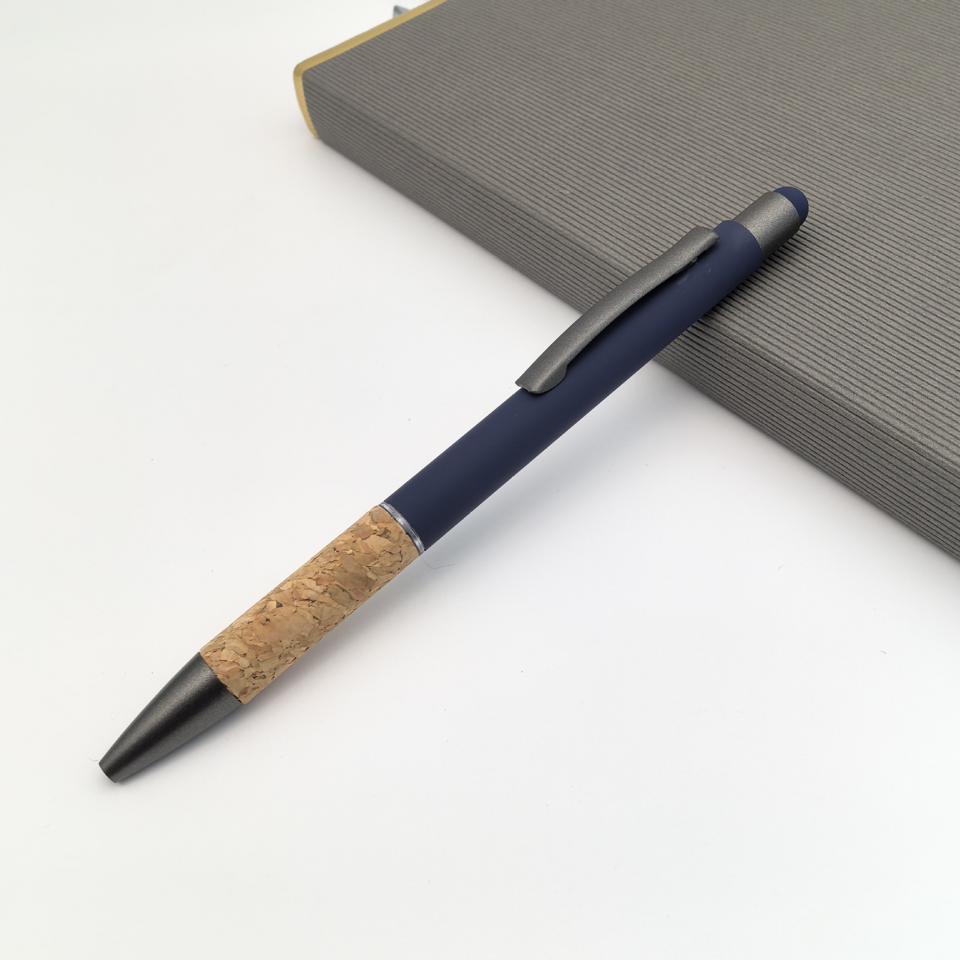 Bolígrafo de metal de color transfronterizo logotipo personalizado bolígrafo de publicidad de metal de corcho empuñado bolígrafo de regalo