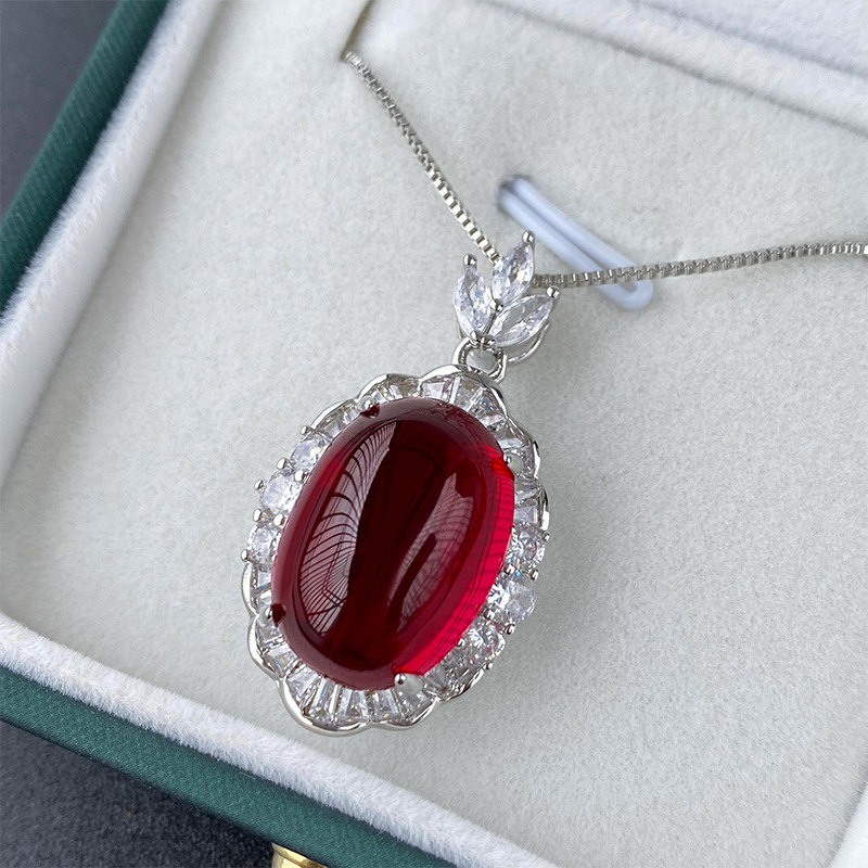 Zhuang Sheng joyería plantación de hielo fluorescente denier paloma sangre roja corindón cuerpo llano Jade colgante traje piedra principal 13*18-10