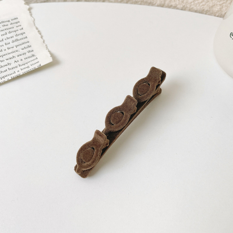 4 # color café claro.