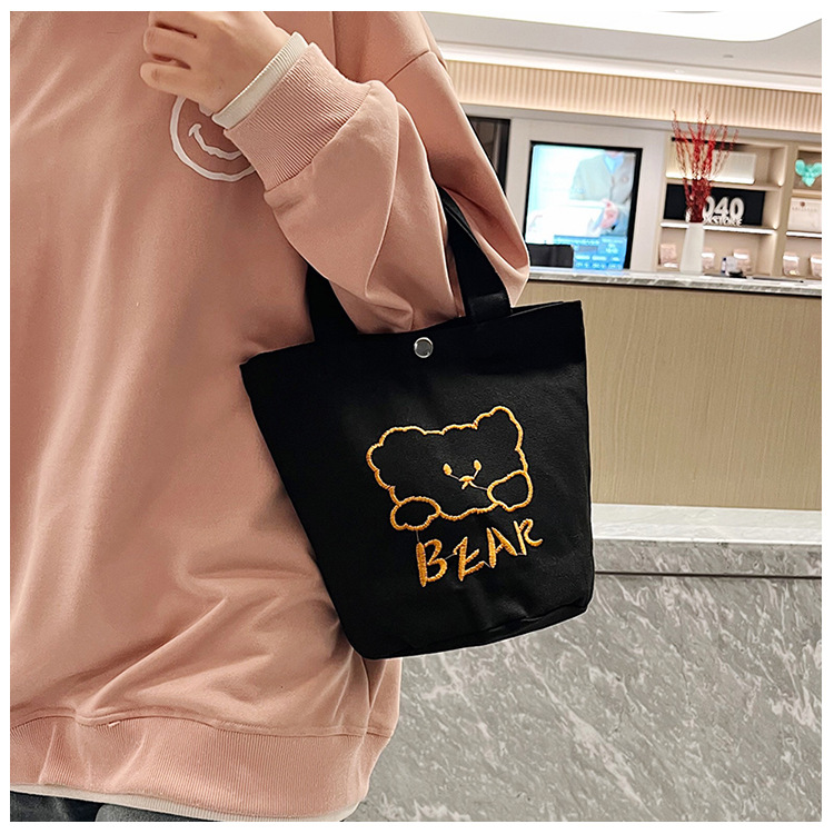 Personalized ladies' bucket bag, versatile and cute canvas bear wholesale, simple Japanese style new handbag undefined