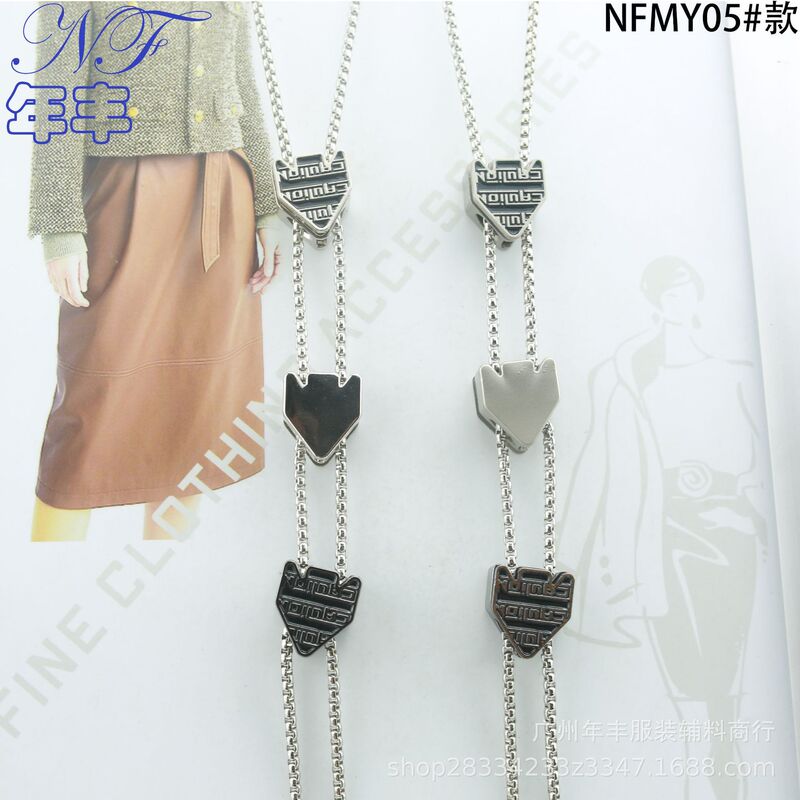 SOURCE Factory fighter shape zinc alloy hanging plated clothing spring buckle Internet celebrity anchor tied with adjustable buckle