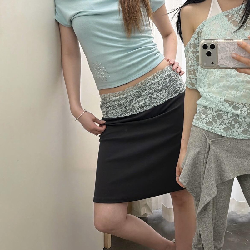 In Stock~ Korean Blogger's Same Style Korean-Style Casual Lace Patchwork Color-Blocking A-Line Skirt for Work and Commuting In Stock~ Korean Blogger's Same Style Korean-Style Casual Lace Patchwork Color-Blocking A-Line Skirt for Work and Commuting