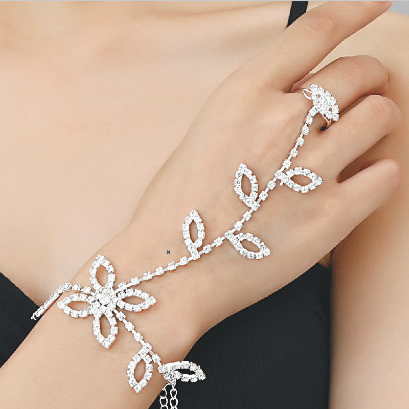 Korean Women's Leaf Back Chain Circle Butterfly Rhinestone Anklet Integrated Chain Bridal Wedding Accessories Exquisite