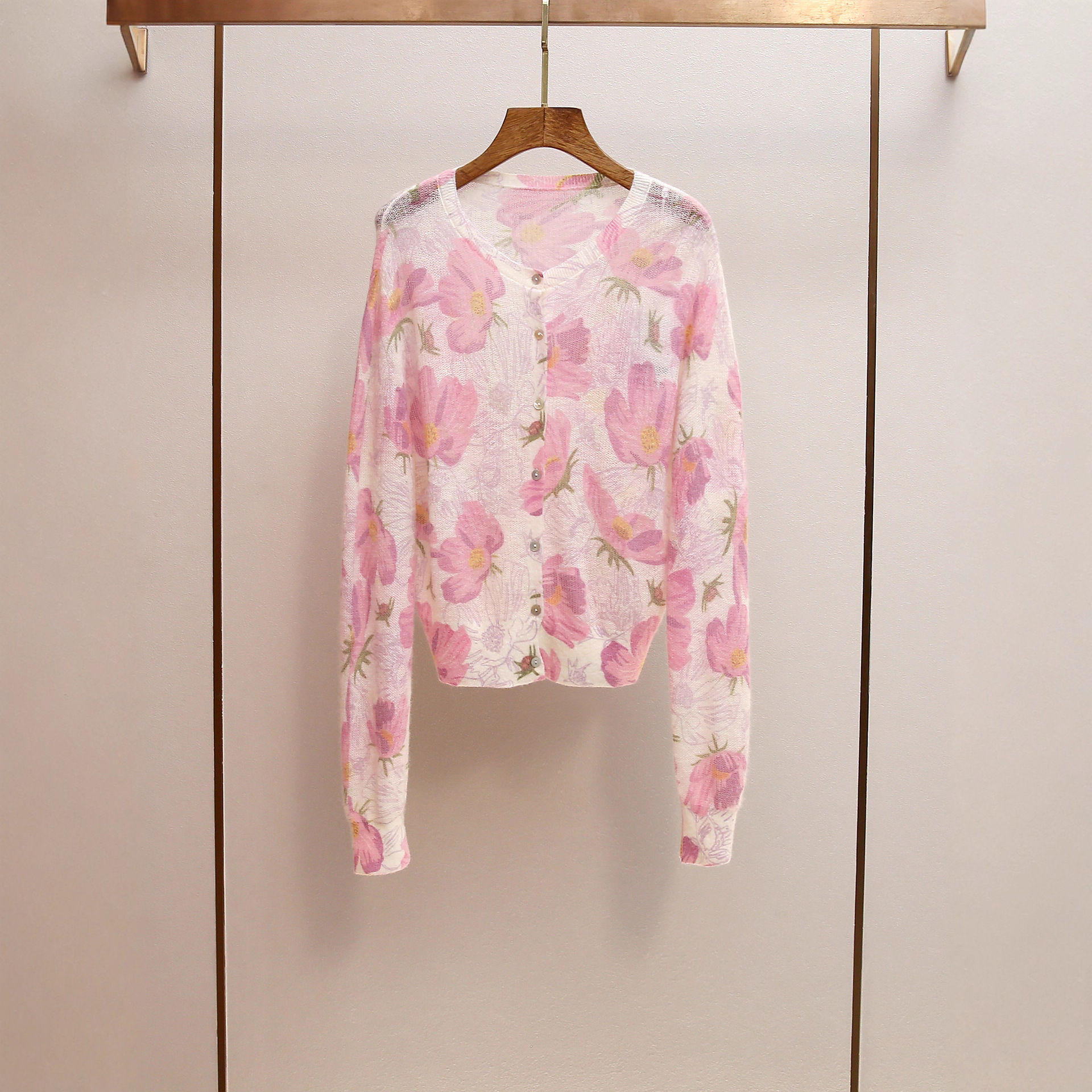 Shenzhen Nanyou Classy Women's Autum New French Sweet Age-Reducing Round Neck Cardigan Printed Knitwear Tops for Women