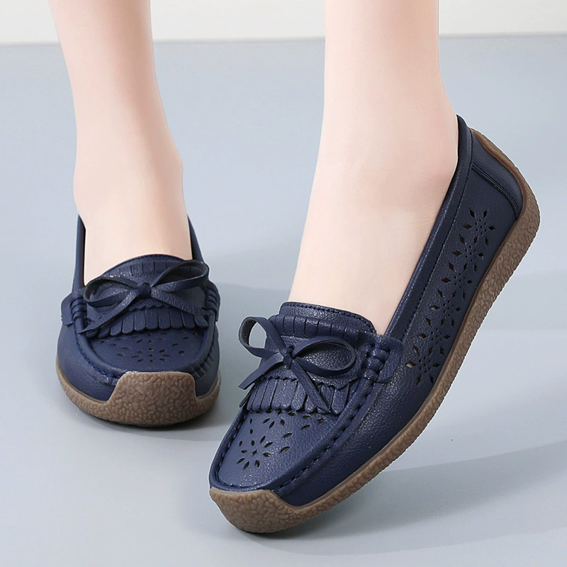 Snails for leisure with bow, low fashionable shoes