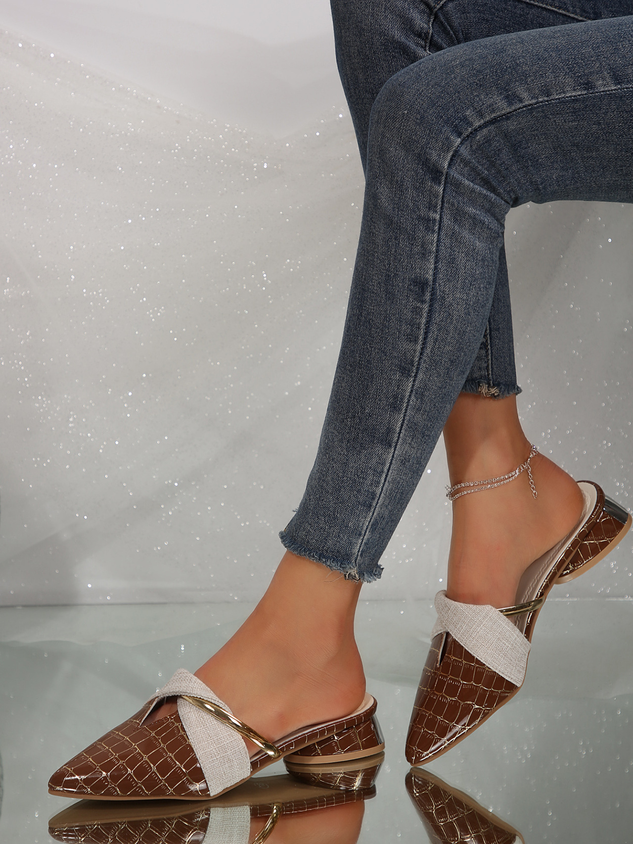 Women's plus Size Pointed Toe Low Heeled Slippers Snakeskin Pattern Closed Toe Half Slippers Sexy New Spring Style_vogvips.com