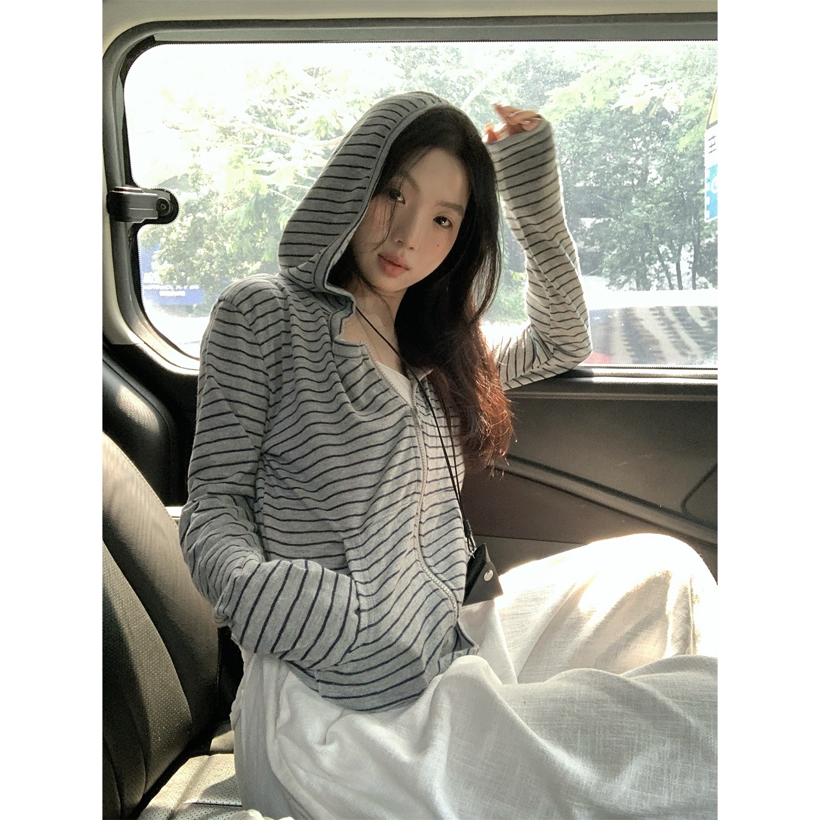 # 慵懒风条纹拉链长袖连帽开衫外套女2026秋冬新款上衣潮流