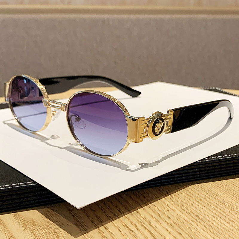 Fashionable brand glasses solar-powered